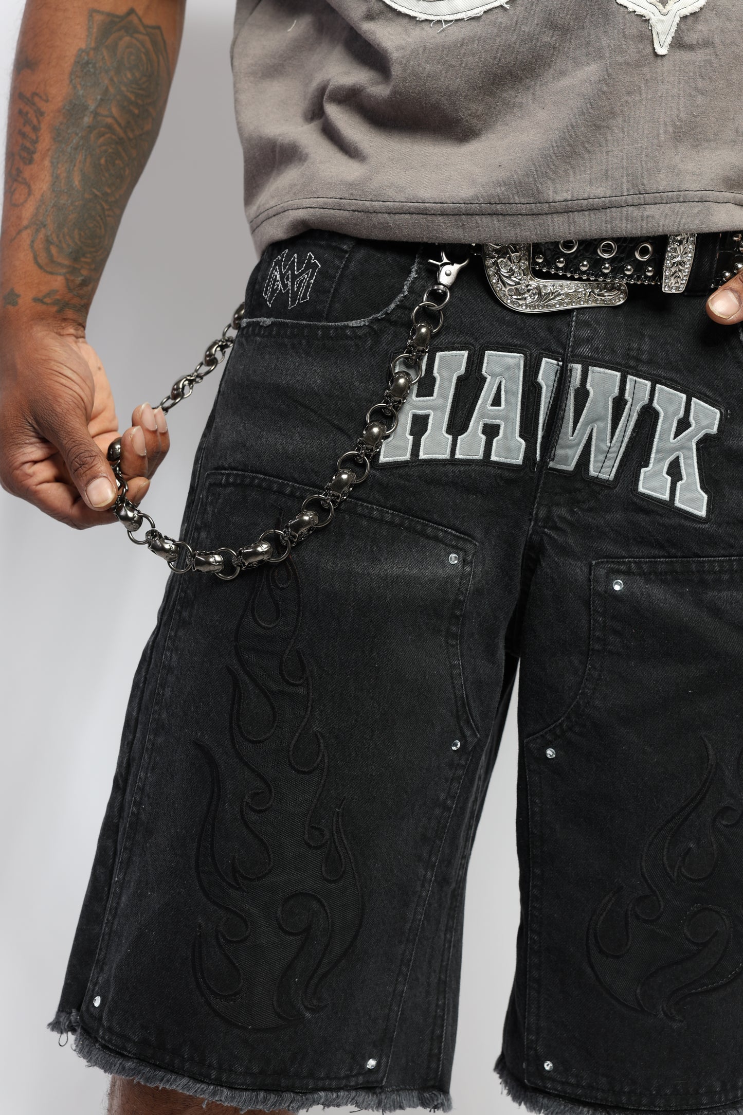 Trim Trapper Hawk Jorts